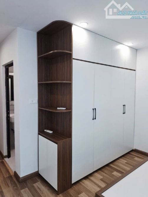 trung kiên  nhà đẹp ở luôn  lô góc 3 mặt thoáng  gần ô tô tránh  chủ tặng full nội thất - 3