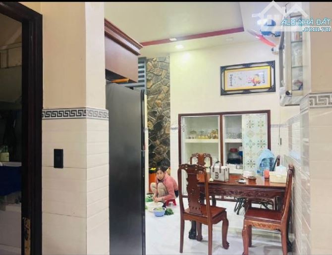 Bán nhà hẻm 6m, ngay Tân Kỳ Tân Quý, Tân Phú, cách Aeon 500m, 4 tầng, DT: 4,6x14, giá: 7,x - 3