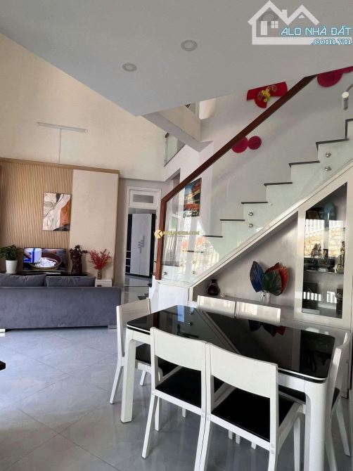Villa trung tâm siêu đẹp, hẻm ô tô lớn   Villa 2 tầng – 4PN – hẻm ô tô – đường 3/4, P3 - 3