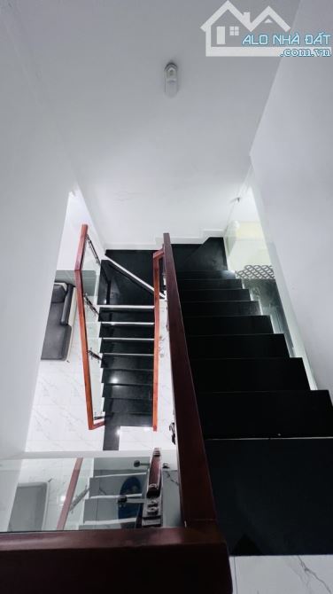 Quận 7 phường Tân Phú,NHÀ 2 TẦNG HẺM 4m,65m2 NGANG 5m,sổ vuông,nhỉnh 5 t/y - 2