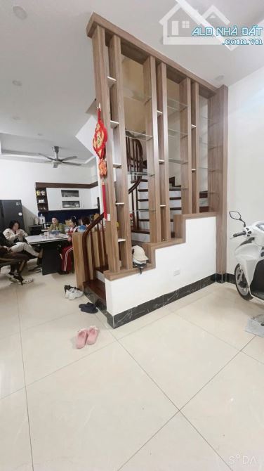 Dương quảng Hàm nhà đẹp ở ngay ô tô 39m 5 tầng Mt 4m giá 10.3 tỷ - 3