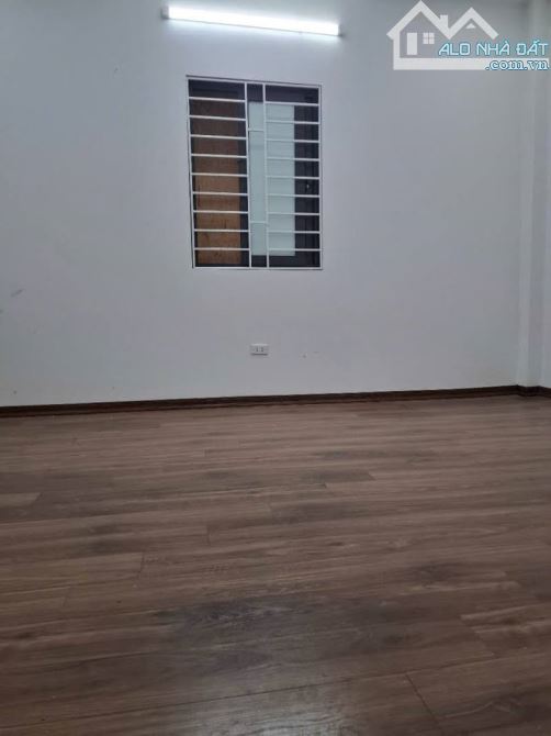 Bán nhà Vĩnh Hưng 40m² – 3 tầng – 5,2 tỷ – 3PN –Gần ô tô-Sổ riêng-Ko QH - 3