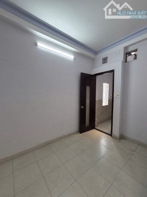 Bán nhà HXH Văn Chung - DT Chuẩn 4.6 x 15.7 - khu nhà GA T3 - 3 tầng - giá 10.9 tỷ TL - 3