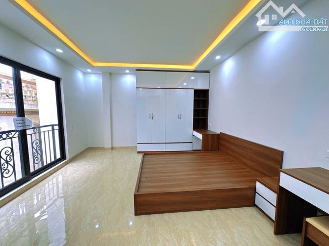 Hoàng quốc Việt 5 tầng thang máy nhag đẹp 35m Mt 4m giá 10 tỷ - 3