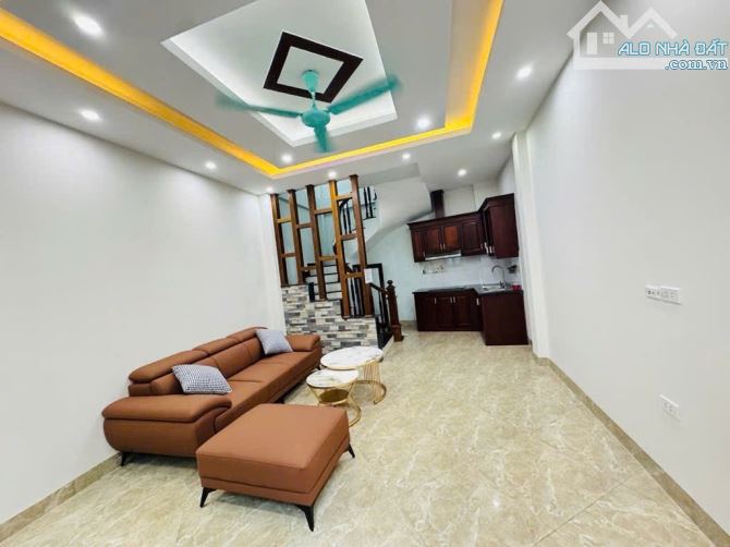TRẦN CUNG CẦU GIẤY, 5 TẦNG 35M, NGÕ THÔNG CÁC NGẢ, Ô TÔ GẦN NHÀ. Nhỉnh 7 tỷ - 3