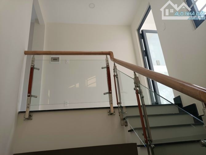 BÁN NHÀ HẺM LỚN – DT KHỦNG – TRẦN NHÂN TÔN, QUẬN 10 DT:9,5x25(NH:14,5m2) KC: 3 Tầng 170 Tr - 3