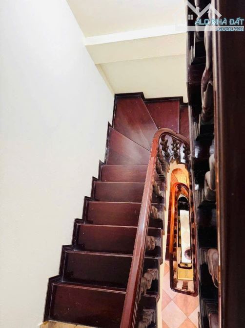 Siêu hiếm! Nhà lô góc phố Huỳnh Thúc Kháng, 42m² x 4T, ô tô đỗ cửa. 17.8 tỷ - 3