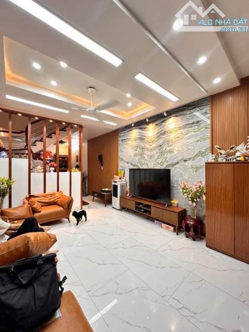 Bán Nhà Trần Cung 38m,5 Tầng , Dân Xây , Ngõ Vào 3m5, Đủ Nội Thất , Cách 30m Ra Phố - 3
