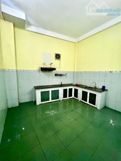 Bán Nhà Nở Hậu 4 Tầng BTCT 5PN3WC Hẻm 3m Thông Nhỉnh 5 Tỷ TL - 3