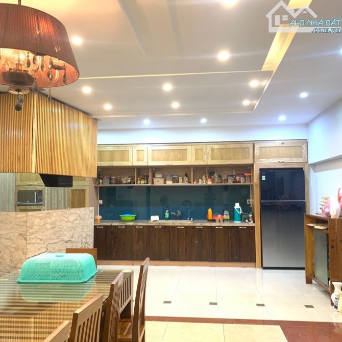 Biệt thự 3 tầng có sân vườn TT Hải Châu, Đà Nẵng - Gần Shophouse Pavillon, trường Skyline - 3
