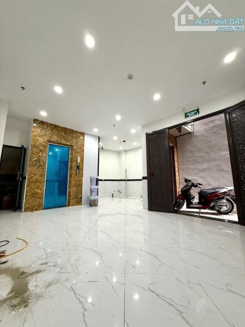 CẦN BÁN CCMN NGÕ 178 CHỢ KHÂM THIÊN - DT 42M2 - 6 TẦNG - MT 4M - GIÁ 10.98 TỶ - 3