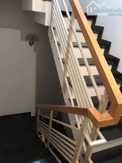 - ĐẸP 6 TỶ, SỔ VUÔNG, HCĐ, 5 TẦNG,3X10M SÂN THƯỢNG BTCT, HẺM Đ. NGUYỄN TIỂU LA - - 3