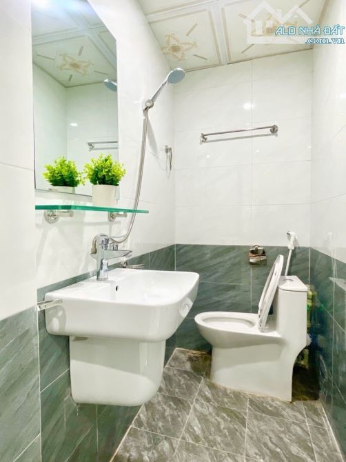 Cần bán căn hộ dịch vụ 80m 6 tầng CCMN thang máy, dòng tiền đỉnh ngay Học viện Nông - 3