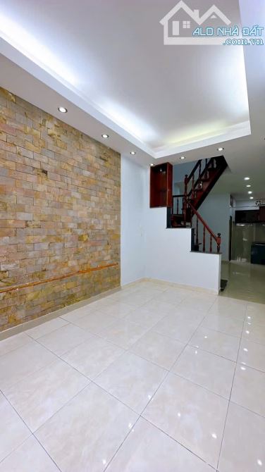 BÁN NHÀ KHU NGUYỄN HỮU HÀO QUẬN 4 DT 3,5*13,5 GIÁ 4TỈ 350 GIÁP Q1 - 3