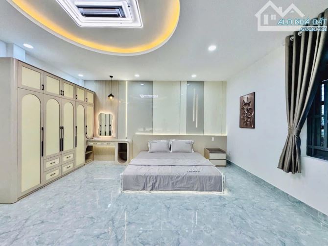 Căn nhà đẹp 61.5m2 ngay Dương Quảng Hàm, Gò Vấp. Giá: 3 Tỷ 090, có SHR, hẻm ô tô 5m - 3