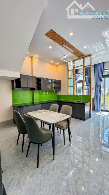 NHÀ HIÊN ĐẠI TRỤC CHÍNH  HẺM 2 ĐƯỜNG 3/2 KẾ BÊN VÒNG XOAY ĐẦU SẤU, CHỢ DA LIỄU  N - 3