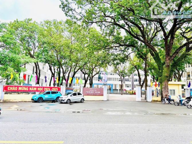 BÁN NHÀ PHÂN LÔ VỈA HÈ-CỔ BI GIA LÂM- SÁT VÁCH CÔNG AN GIA LÂM-MẶT TIỀN KD-18 tỷ - 3