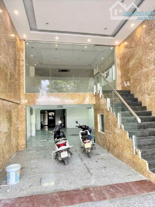 Bán Toà nhà 8 tầng 200m2 Mặt Phố Lê Trọng Tấn - 3