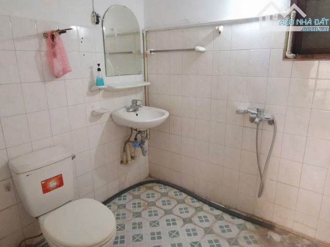 Cho thuê nhà phố Kim Mã - Phường Ngọc Hà - Quận Ba Đình - Hà Nội. DT 40m x 3 tầng, giá - 3