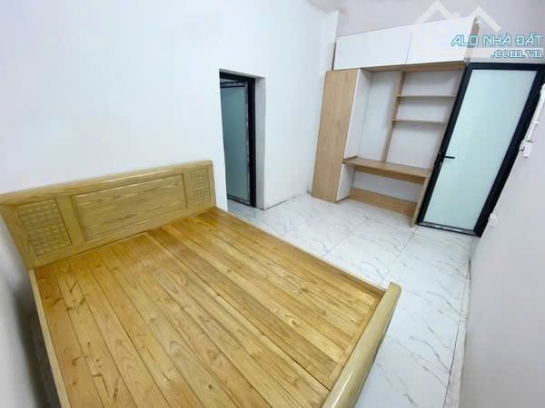 Cho thuê nhà riêng ngõ 163 phố Tôn Đức Thắng, Hàng Bột, Đống Đa. DT 55m x 2 tầng, giá 9tr - 3