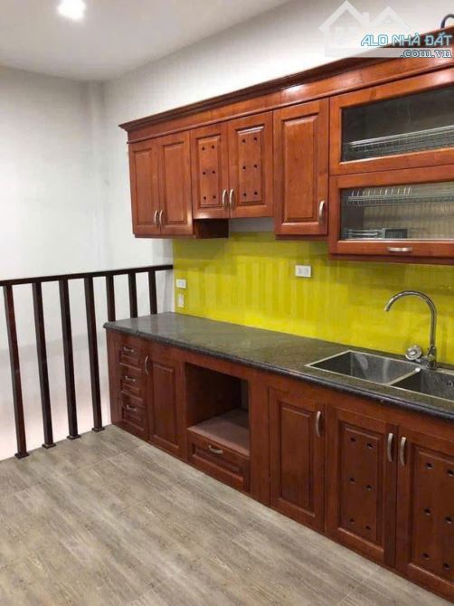 CHÍNH CHỦ GỬI BÁN NHÀ LIỀN KỀ PHÂN LÔ - Ô TÔ TRÁNH - KINH DOANH -BUÔN BÁN TẤP NẬP -KHU ĐÔ - 3