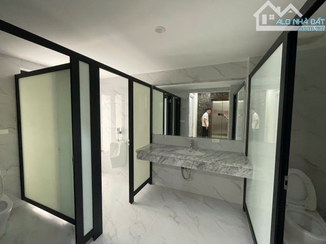 Cho thuê: Mặt phố Trung văn (Nam từ liêm) 150 m2 , 7 tầng nổi , 1 hầm , Giá chỉ 160 triệu - 4