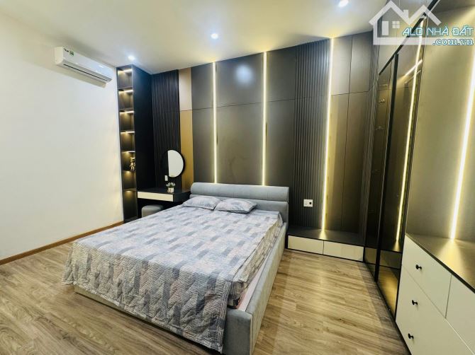 🔥 Nhà 3 tầng MT đường Trưng Nữ Vương , đoạn 2 chiều Hải Châu  Diện tích : 94 m2  - - 4