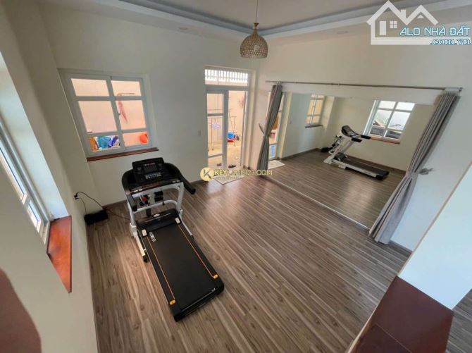 VILLA 288.6M² (NGANG 12M) – 4 TẦNG, 5 PHÒNG – SỔ RIÊNG – HƯỚNG TÂY BẮC – GIÁ 32.5 TỶ - 4