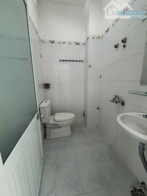 nhà hẻm 4 tầng trung tâm nha trang cách đường 2 tháng 4 10m - 4