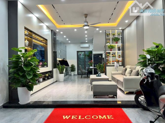 Xuất hiện căn Nhà 3 tầng xây độc lập, mặt tiền tân cổ điển, oto đỗ cửa ngày đêm - 4