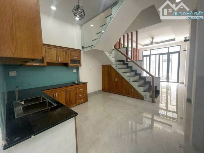 Bán nhà mới 3 tầng, hẻm 8m, hoàn công đầy đủ, gần Đình Phong Phú Lê Văn Việt, khu an ninh - 4