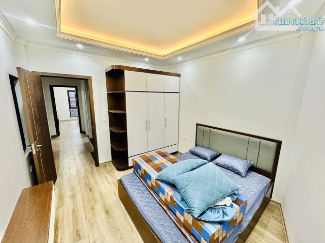 BÁN NHÀ MỚI 5 TẦNG – 34M² – 4 PHÒNG NGỦ – GẦN Ô TÔ – QUẬN CẦU GIẤY, GIÁ 7.3 TỶ - 4