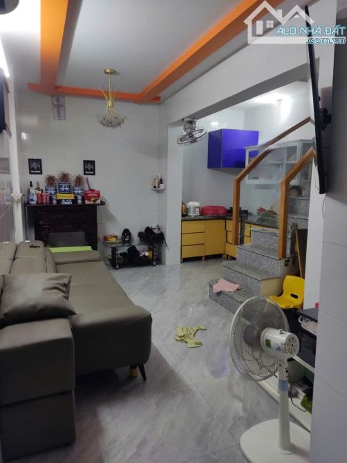 Bán nhà 2,5 tầng sạch đẹp về ở luôn mặt ngõ Tô Hiệu - 4