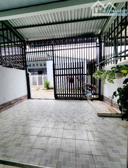 Dọn đi nơi khác bán nhà ở Thới Tam Thôn Hóc Môn 4x21 ( 87m2 ) 870 TRIỆU Sổ hồng đầy đủ - 4