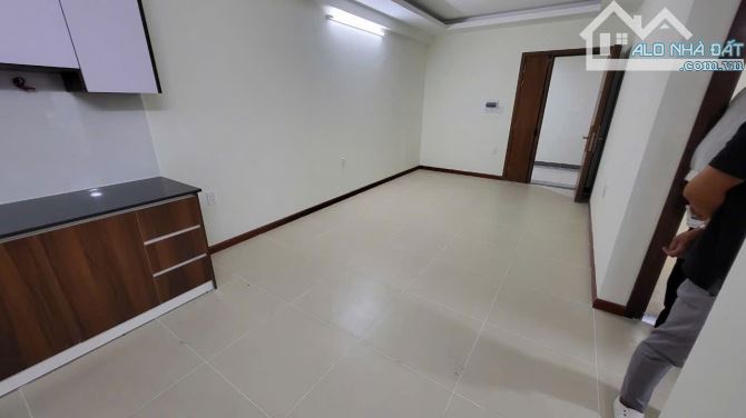 Bán gấp căn hộ chung cư Hoà Bình - IRIS TOWER, TP. Thuận An, Bình Dương - TP. HCM - 4