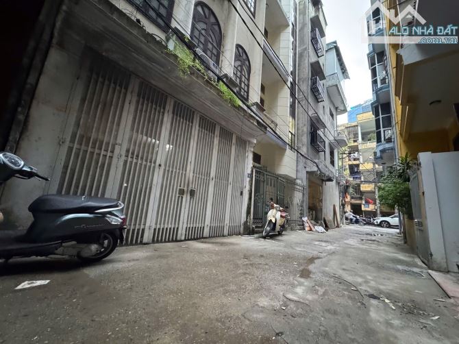 BÁN SIÊU PHẨM HOÀNG QUỐC VIỆT 60M 6 TẦNG THANG MÁY Ô TÔ TRÁNH 26,5 TỶ - 4