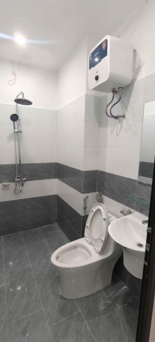 Bán nhà 3 tầng - Vị trí đẹp - Mặt đường nhựa - trung tâm Phù Liễn Kiến An - 4