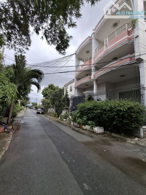 Gấp bán nhà Thủ Đức, 3 tầng, giá 9.5 tỷ, dt 115m2, thông Kha Vạn Cân. - 4