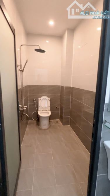 BÁN GẤP NHÀ CẤP 4 BÁN GẤP CHỈ 400TR SỔ RIÊNG NGAY TRUNG TÂM - 4