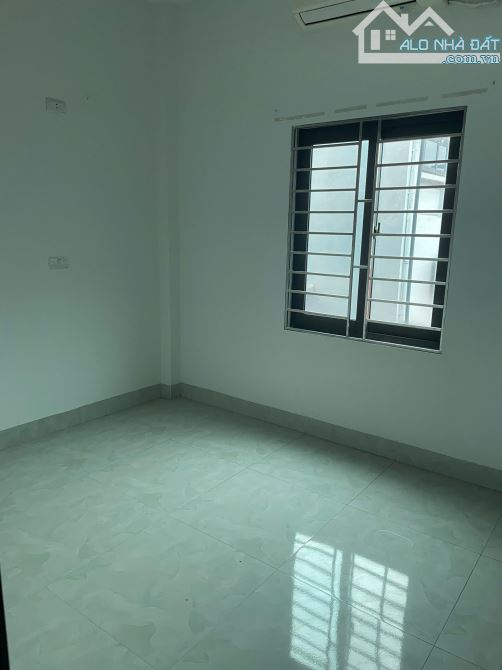 Cho thuê nhà ở Vân Canh, 40m2, 4 tầng, 4 ngủ, full dh,nl, giường, tủ, giá 10tr/th - 4