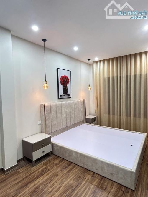 NHÀ KHU VỰC TRUNG TÂM CẦU GIẤY THÔNG RA CÁC CON PHỐ TO CỦA QUẬN 62m2 - 4