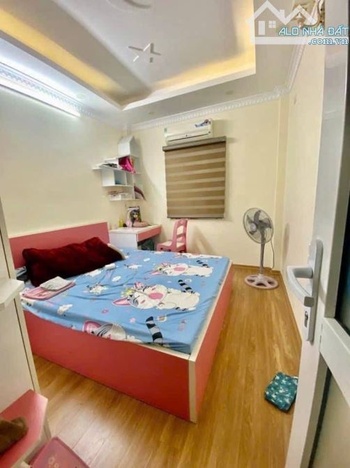(Hiếm) Lĩnh Nam 41m2, 4 Tầng, Phân Lô Oto Tránh, Đỗ Cửa, 4 Ngủ, Chính Chủ Mót Bán 7 Tỷ - 4