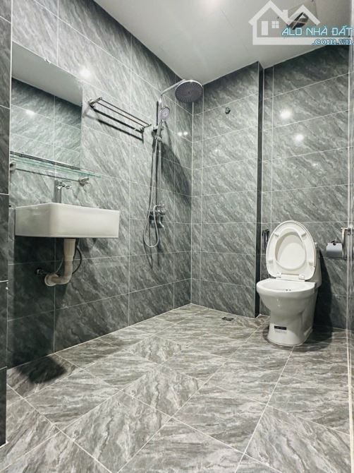 7 TỶ BÉ  .  35M . 5 TẦNG . 3 NGỦ . KHUNG CỘT CHẮC CHẮN . - 4