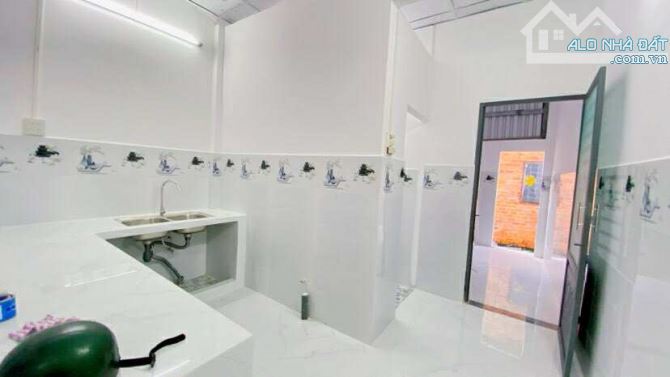 Cho thuê nhà 40 m2 hẻm 50 Trần Hoàng Na mới sửa 3,2 triệu - 4