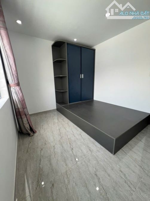 Bán nhà mới 1 trệt 3 lầu hẻm oto Trương Công Định, p8 - 4