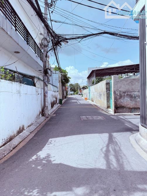 🏡 CHỦ GẤP CẦN BÁN – GIẢM NGAY 200 TRIỆU 👉 GIÁ MỚI CHỈ: 4 TỶ 3  🔥🔥 NHÀ CẤP 4 – D - 4