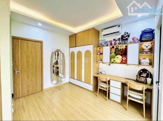 NGANG 5M - TRUNG TÂM QUẬN 5 NGUYỄN TRÃI. GIÁ 4TỶ990 CN 61,5M2(5x12,3M) CẢI TẠO XD CHDV - 4