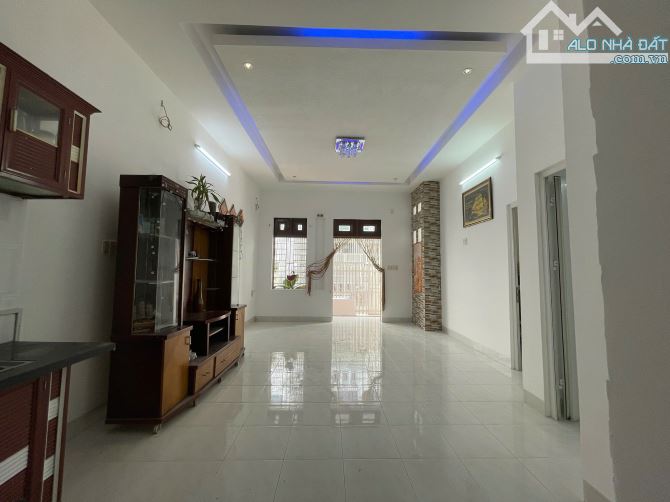 Bán nhà cấp 4 đường ô tô 5m Khu Đăng Kiểm DT 80.6m2 ngang 7.43m Giá bán 3.6 tỷ - 4