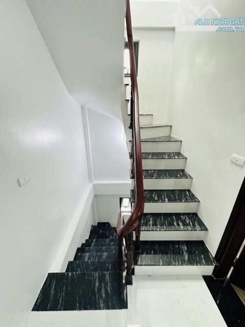 Bán nhà phố Giải Phóng Thanh Xuân, mặt ngõ thông, lô góc 38m2 x 4tầng - 4
