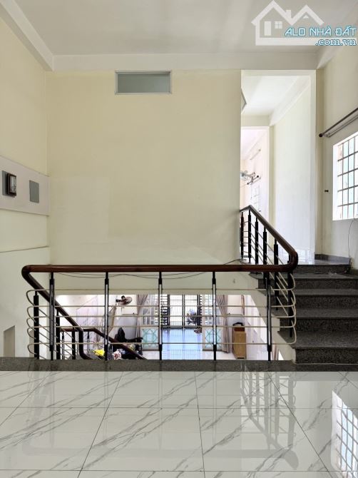 NHÀ 2 TẦNG MỚI CỨNG MỸ AN, PHỐ ĐI BỘ AN DƯƠNG VƯƠNG 102m2 CHỈ NHỈNH 10tỷ - KẸP 2 CỐNG - 4